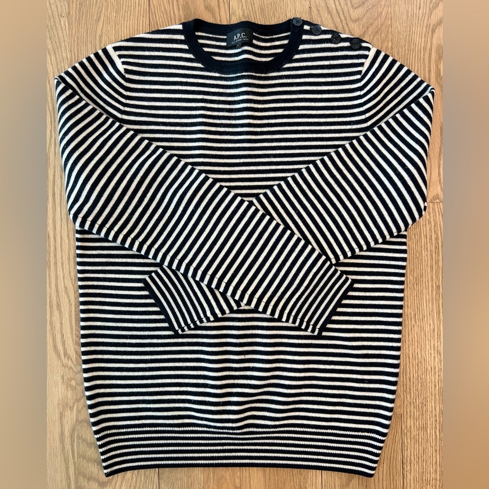 A.P.C. 100% wool men’s sweater.